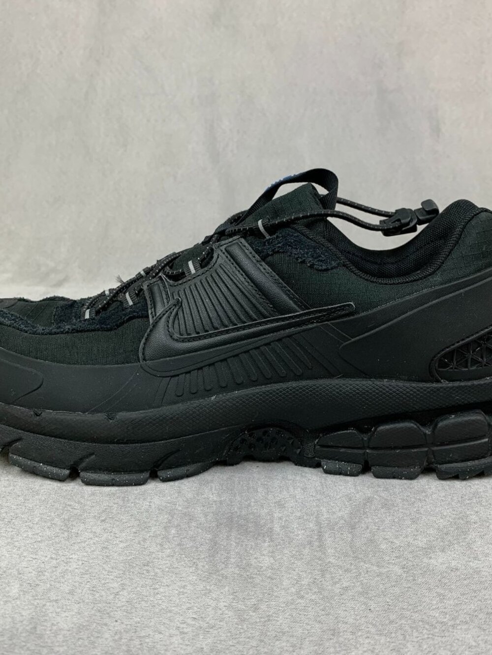 Nike Men Hiking Shoes 11 Triple Black Zoom Vomero Roam Winter Outdoor FV2295-002